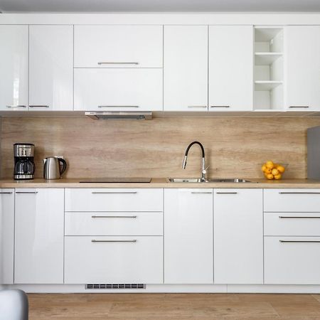 Apartment With Parking 500 M From The Sea By Noclegi Renters Międzywodzie Exteriör bild