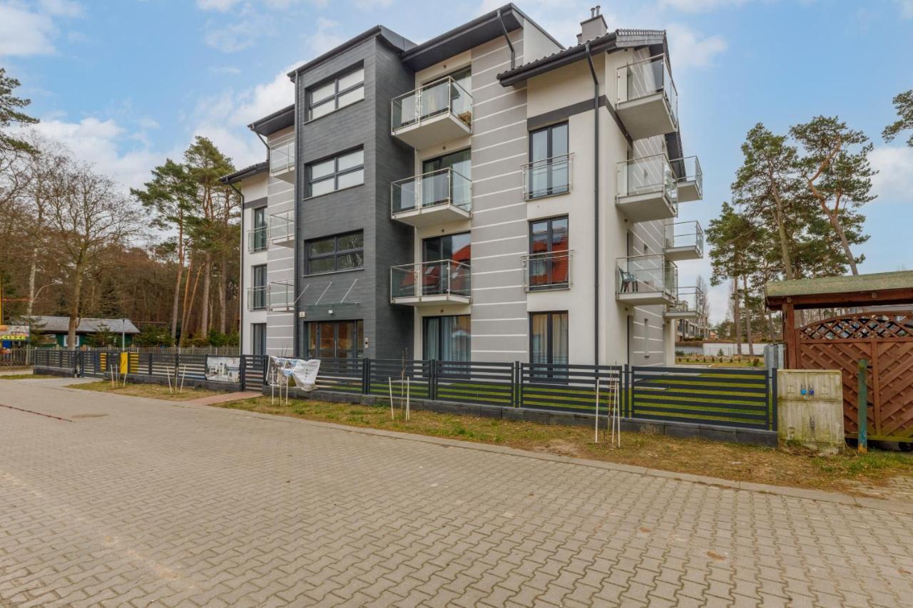 Apartment With Parking 500 M From The Sea By Noclegi Renters Międzywodzie Exteriör bild