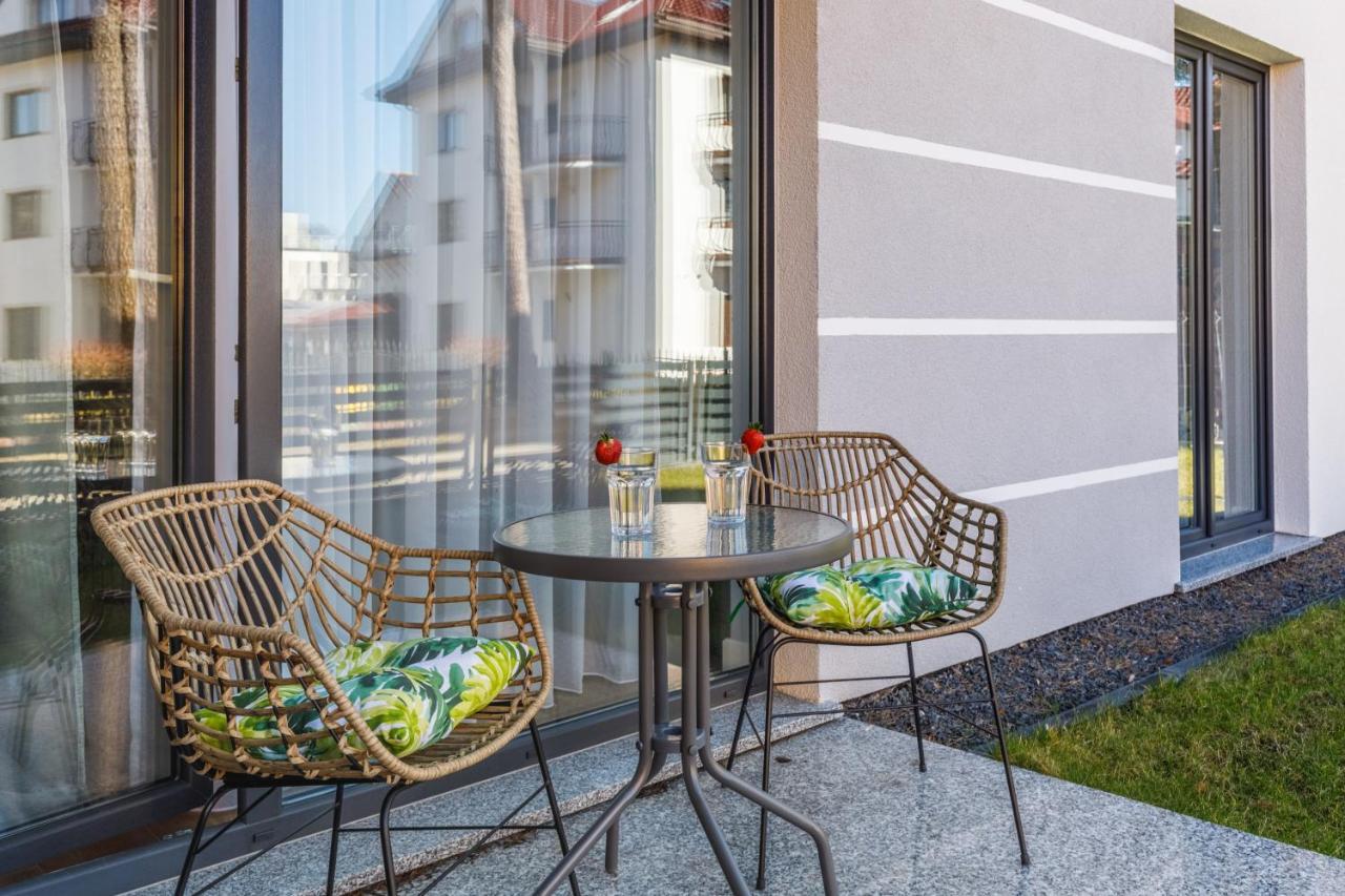 Apartment With Parking 500 M From The Sea By Noclegi Renters Międzywodzie Exteriör bild