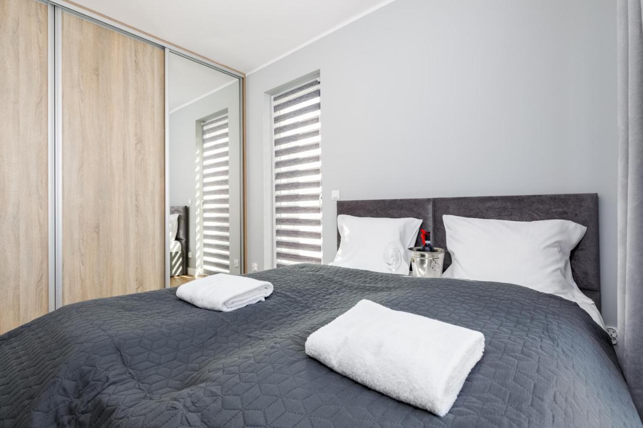 Apartment With Parking 500 M From The Sea By Noclegi Renters Międzywodzie Exteriör bild